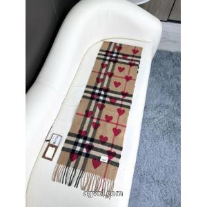 BURBERRYクラシックカシミヤ桃のハートマフラー