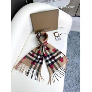 BURBERRYクラシックカシミヤ桃のハートマフラー