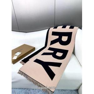 Burberryのスーパーワイルドなダブル大文字Bマフラー