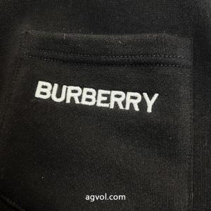 BURBERRY胸ポケットアルファベット刺繍腕チェックステッチクルーネックパーカー