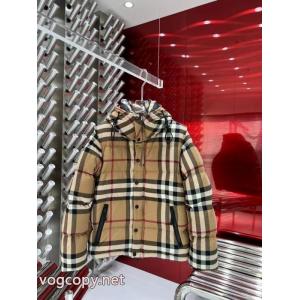 Burberry秋冬新作定番カーキチェックダウンジャケット