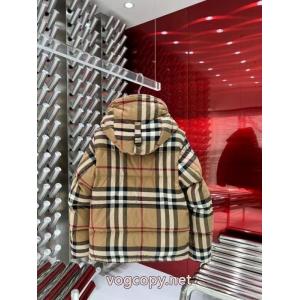 Burberry秋冬新作定番カーキチェックダウンジャケット