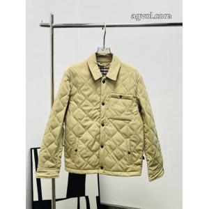 BURBERRY秋冬の新作プリズム綿入れの服コート