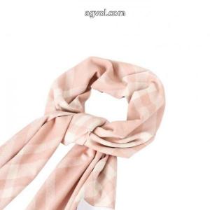 Burberry秋冬定番チェック柄マフラー