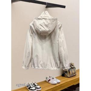 BURBERRYジャケット好感度255％ 定番人気モデル 大人シンプルなブランド アクセサリー 激安