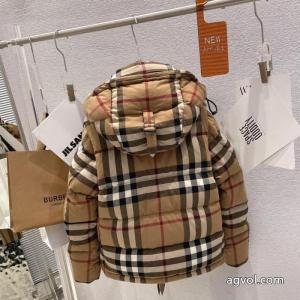 ブランド コピー バックBURBERRYダウンジャケット最近人気一番！ 暖かな着心地 海外限定!