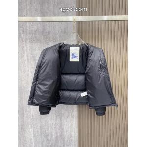 BURBERRYブランド スニーカー 激安ダウンジャケットハイグレード フェミニンな雰囲気 2026最新コラボ　完売間近