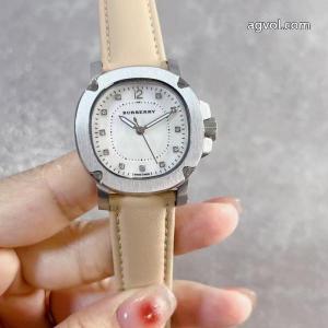 話題となる人気品 極上美品 ふんわり柔らかブランド 偽物 激安 通販BURBERRY    腕時計..