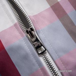 偽物 ブランド 販売BURBERRYジャケット秋冬 カジュアルに着こなし 個性的なデザイン 