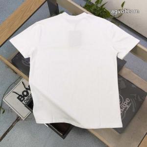 ブランド コピー 安心BURBERRY今季トレンドをうまく取り 存在感が高い 人気定番2026半袖Tシャツ