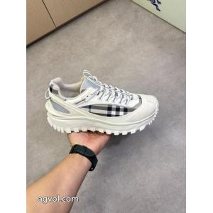 バーバリー   スニーカーブランド コピー 販売店見つけてほしい一品 今年注目すべき秋冬ファッション 大人っぽく知的な..