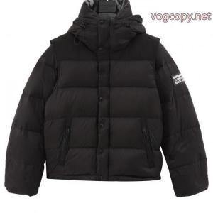 BURBERRYブランド コピー s 級お買い得限定セール ファッショントレンドを早速チェック 快適な履き心地が楽しめるダウンジャケット.