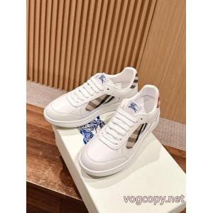 BURBERRYブランド スーパー コピー 優良    スニーカー周りの視線を圧倒する新作 ストリートの王道！ 大好評アイテム.