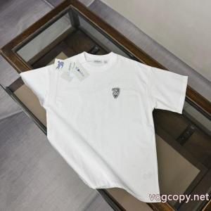 ブランド コピー 激安半袖TシャツBURBERRY一味違うデザイン 2026SS大人OK 定番品質保証