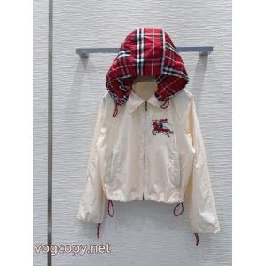 安心国内発送 セール価格でお得新作 新価格で登場！BURBERRYコートコピー 通販