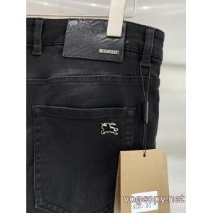 大幅値下げ 2026新着話題作 抜け感のあるコピー 商品 販売ジーンズBURBERRY