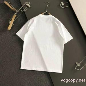 BURBERRY半袖Tシャツブランド スーパー コピー 優良店清潔感溢れる 人気セール高品質 2026人気が爆発