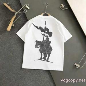 半袖Tシャツお洒落さんの愛用率が高い 今季トレンド抜け感新品 速達EMS便BURBERRYコピー 品 販売