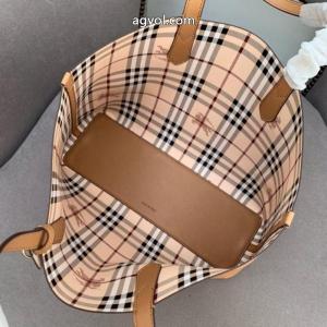 BURBERRYブランド コピー 通販    バッグ新作夏の優秀アイテム 華やかな印象に ストリート系.