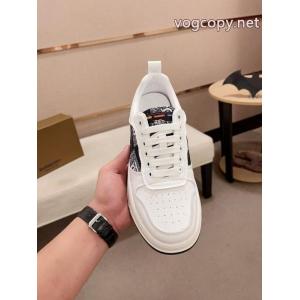 BURBERRYコピー 品 販売スニーカー2026トレンド 数に限りがある 旬スタイルに早変わり!.