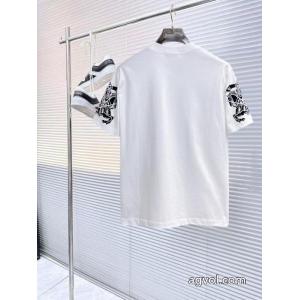 セレブも多数愛用 人気上昇中 唯一無二の存在BURBERRY偽物 通販半袖Tシャツ