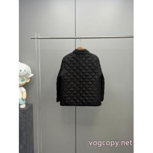 ベストセラー 冬のコーデを品よく華やかに演出 高級感がアップBURBERRYブランド コピー 激安ダウンジャケット