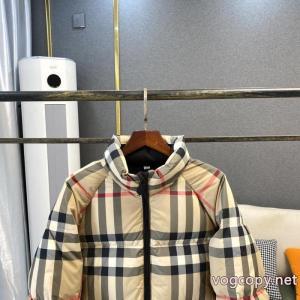 海外セレブ定番愛用  カジュアルなスタイル 最新作期間限定セールBURBERRYダウンジャケットコピー 商品 通販