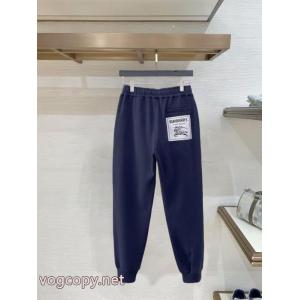 BURBERRYスタイルアップ効果 しなやかな 品良くおしゃれ ブランド 激安 ズボン.