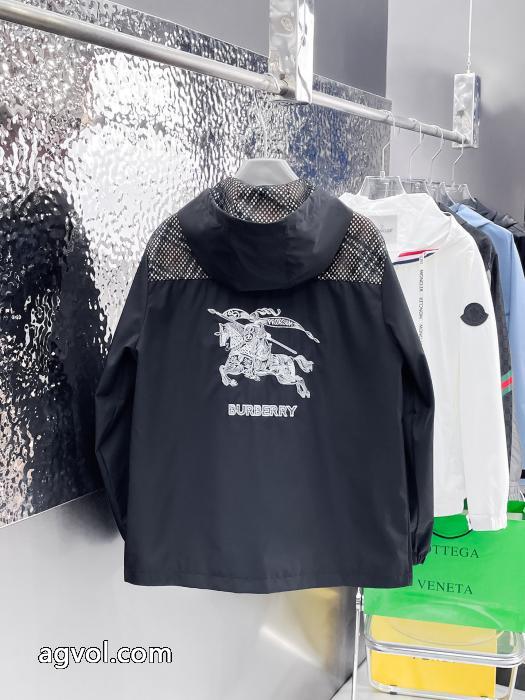 コピー 通販韓国の人気価格帯が魅力的BURBERRYジャケット 4