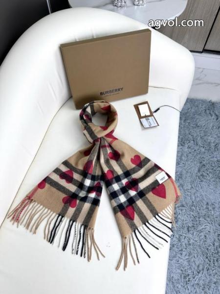 BURBERRYクラシックカシミヤ桃のハートマフラー 3