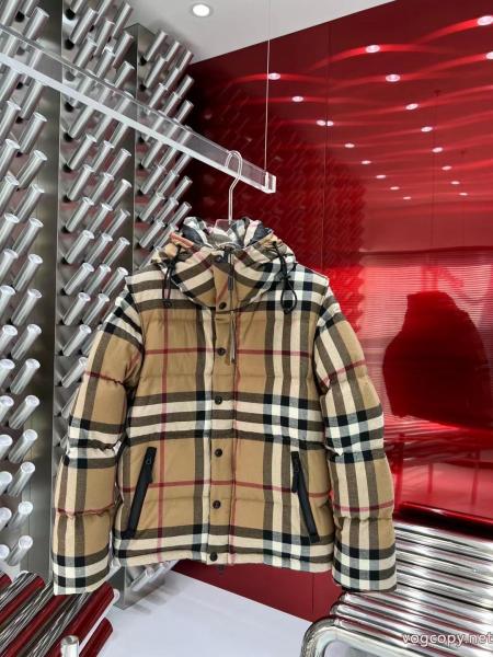 Burberry秋冬新作定番カーキチェックダウンジャケット 0 