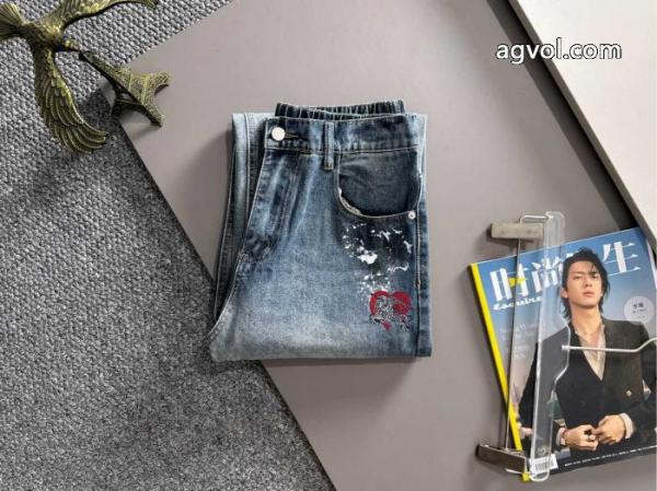 BURBERRYプリント 気軽にシンプルに使える 品質保証高品質ジーンズブランド 偽物 激安 5 
