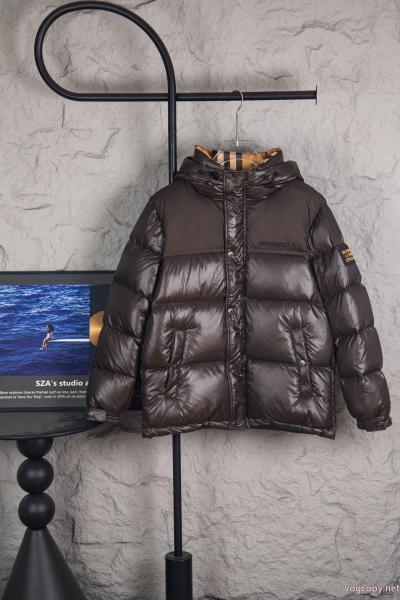 ダウンジャケットコピー ブランド 通販国内入手困難 先行販売!! 欧米韓流/雑誌 BURBERRY 0 
