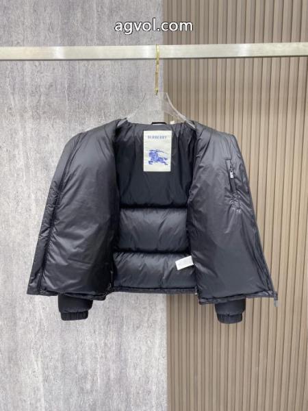 BURBERRYブランド スニーカー 激安ダウンジャケットハイグレード フェミニンな雰囲気 2026最新コラボ 完売間近 1