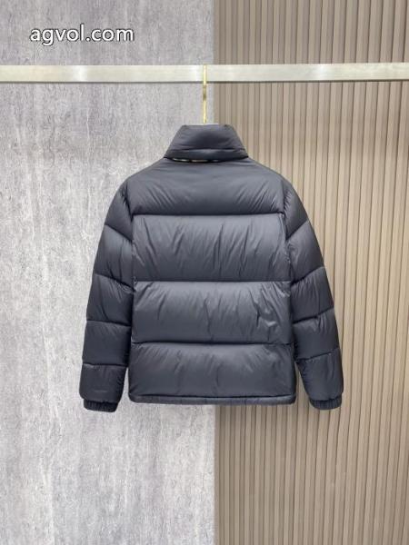 BURBERRYブランド スニーカー 激安ダウンジャケットハイグレード フェミニンな雰囲気 2026最新コラボ 完売間近 4