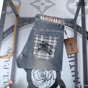 2026秋冬流行色紹介 待望の再販売 シンプルなデザインBURBERRYジーンズブランド 通販