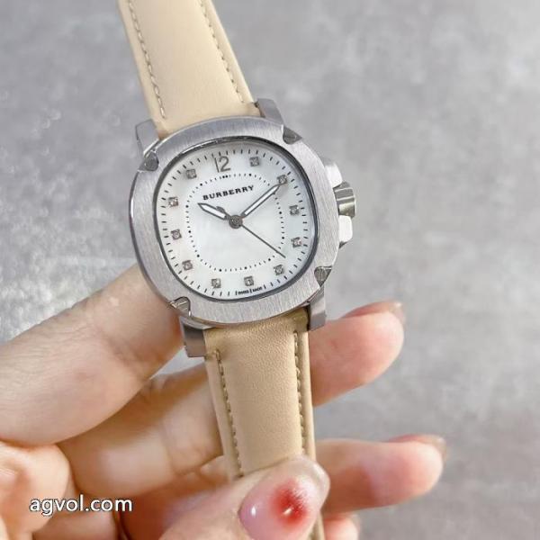 話題となる人気品 極上美品 ふんわり柔らかブランド 偽物 激安 通販BURBERRY 腕時計.. 5