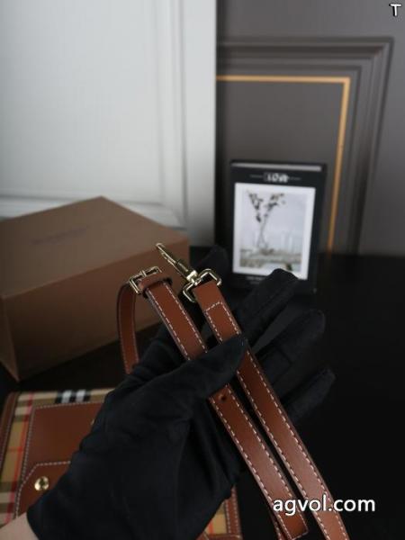 スーパー ブランド コピーバッグ安定感があり 上品なカジュアルコーデに 今季新作登場BURBERRY 3
