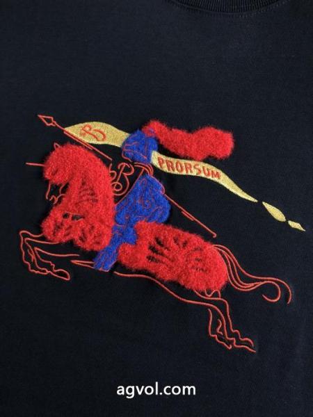 Tシャツ話題沸騰 今年の大トレンド 人気が再燃!BURBERRYスーパー コピー 4