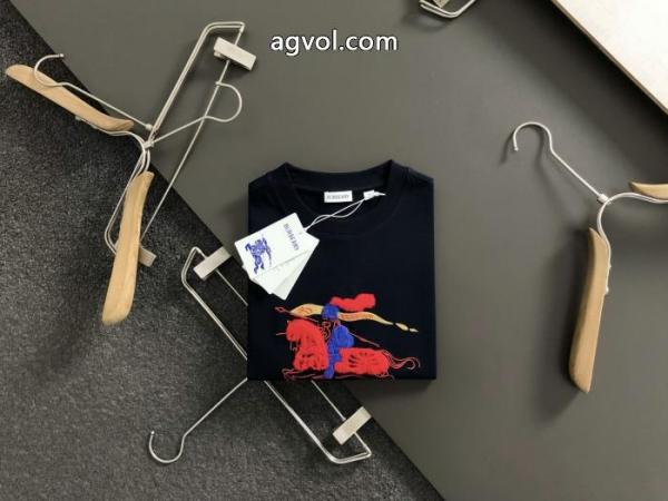 Tシャツ話題沸騰 今年の大トレンド 人気が再燃!BURBERRYスーパー コピー 5