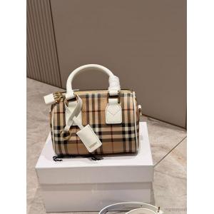 偽 ブランド 販売バッグ最安値間違いなし 流行の最前線 稀少*新品登場BURBERRY