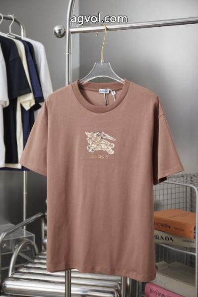 BURBERRY偽 ブランド 通販Tシャツ国内未入荷 この冬は注目新作 有名モデル愛用アイテム 2
