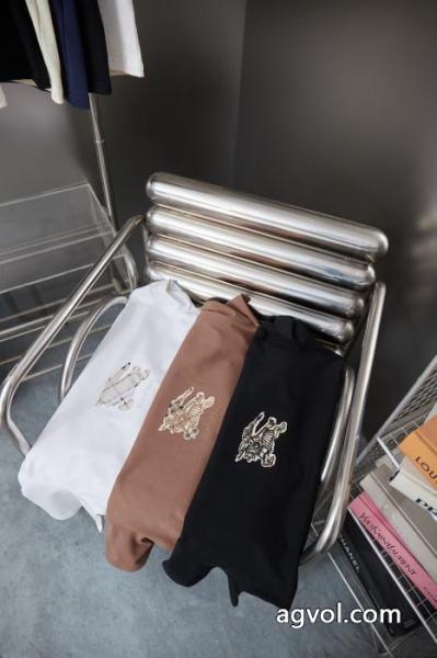BURBERRY偽 ブランド 通販Tシャツ国内未入荷 この冬は注目新作 有名モデル愛用アイテム 3