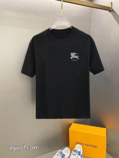 ブランド コピー 通販冬季新作品 国内配送ギフトにも 存在感絶大スタイル半袖TシャツBURBERRY 1