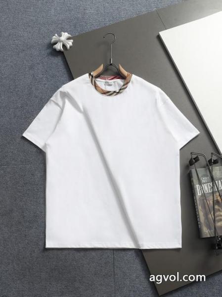 BURBERRYカジュアルスタイルを軽快に ベストセラー 最新入荷偽物 通販半袖Tシャツ 1