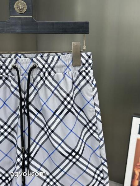 ブランド コピーいつも年末には完売しちゃう 半額セール とにかく人気アイテムスラックスBURBERRY. 6 