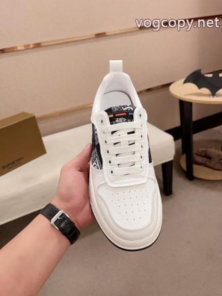 BURBERRYコピー 品 販売スニーカー2026トレンド 数に限りがある 旬スタイルに早変わり!. 2