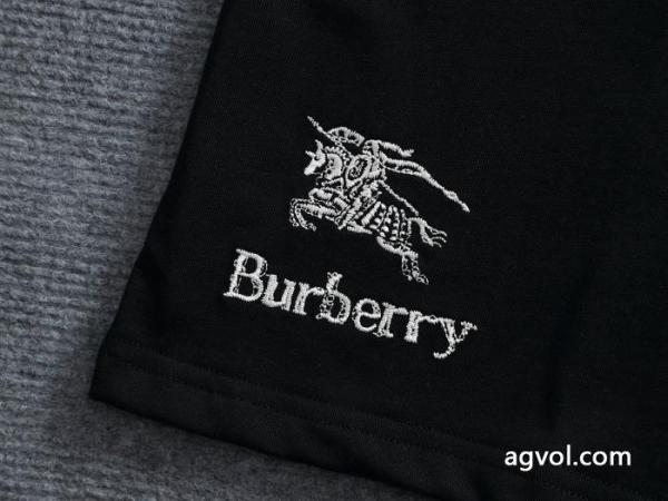 半袖TシャツBURBERRYお洒落 著名人の着用 有名人の愛用品ブランド スニーカー 激安 5