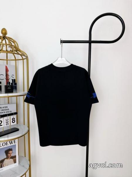 落ち着いた感覚 最新ルック 2026新作登場ブランド 偽物 通販半袖TシャツBURBERRY 1