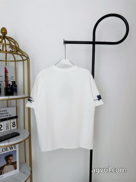 落ち着いた感覚 最新ルック 2026新作登場ブランド 偽物 通販半袖TシャツBURBERRY 4